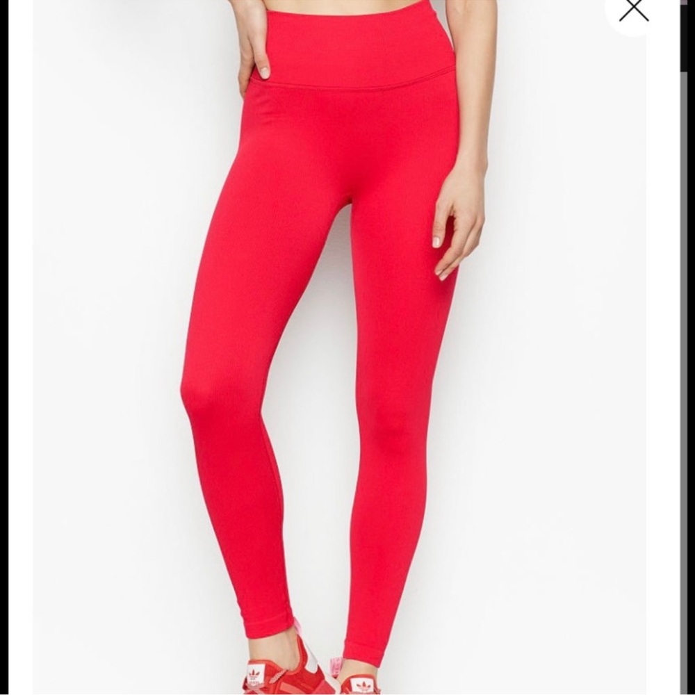Victoria’s Secret Red Ribbed Seamless Active 7/8ths Leggings Medium
